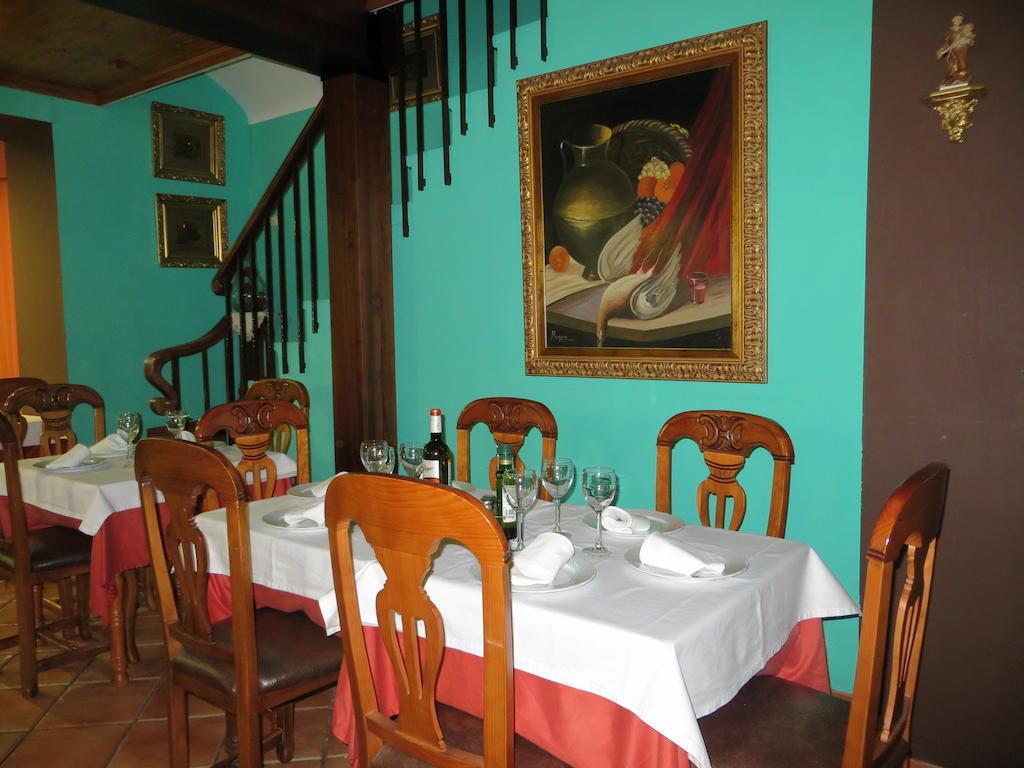 Hostal Restaurante Reina El Tejar Eksteriør bilde