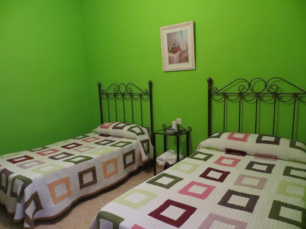 Hostal Restaurante Reina El Tejar Eksteriør bilde