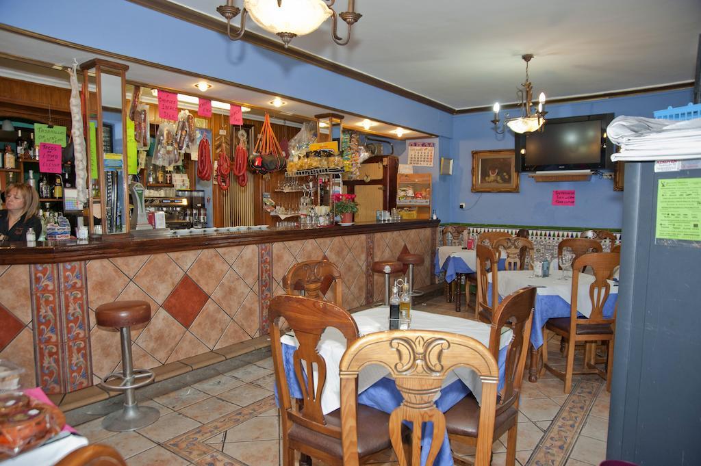 Hostal Restaurante Reina El Tejar Eksteriør bilde