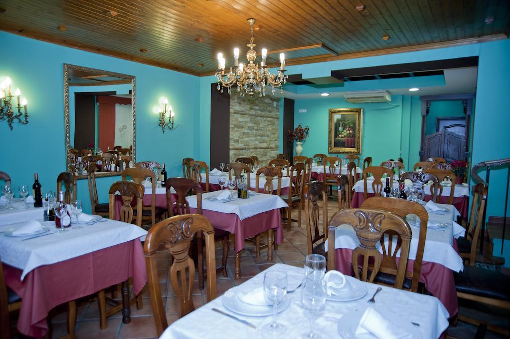 Hostal Restaurante Reina El Tejar Eksteriør bilde
